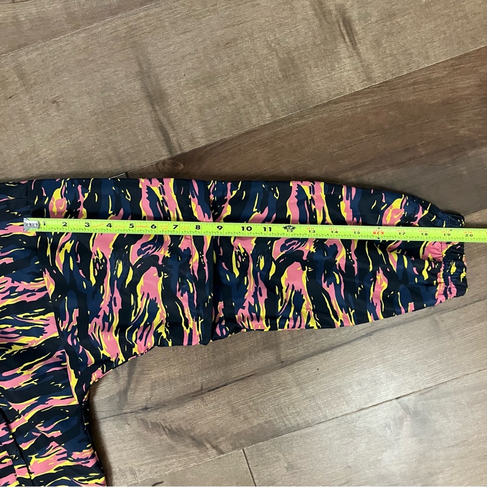 Adidas Women’s Size XS Windbreaker Bomber Jacket Camo Adjustable Pink Yellow - Picture 10 of 16
